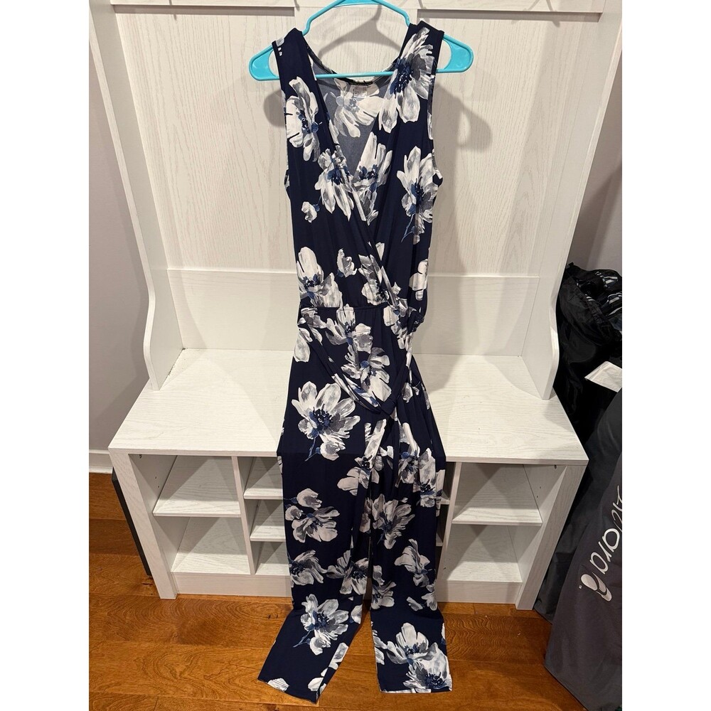 Venus navy floral romper size large NWOT